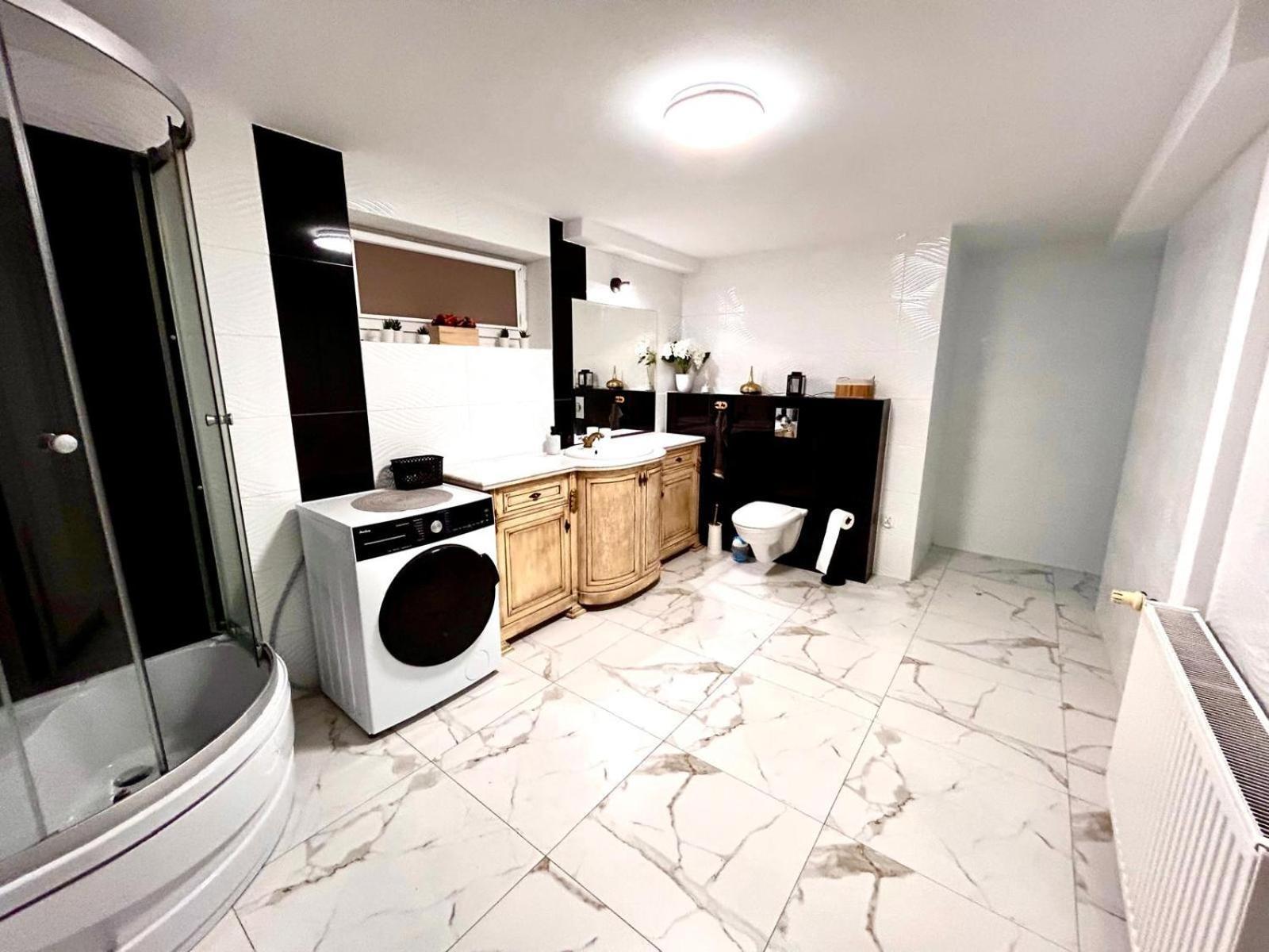 Z Jacuzzi Apartment Rotembark